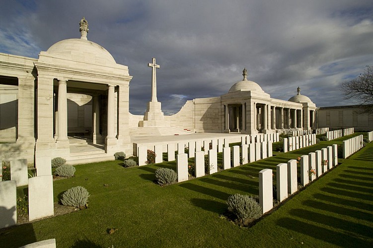 Dud Corner Cemetery and Loos Memorial