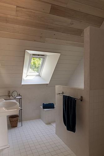 Chambres et table d'hôtes le Vaux Jouin_Marçon_Salle de bain chambre jaune