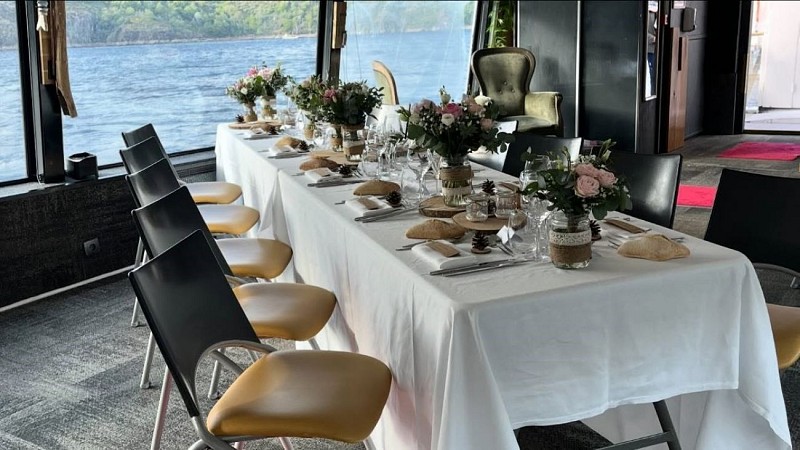 Bateau-croisière promenade dans les Gorges de la Loire avec Cap Grangent
