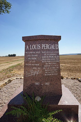 Monument à la mémoire de Louis Pergaud