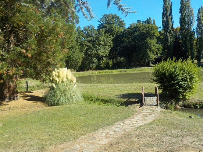 ACCES BORD DE RUISSEAU ET ETANG