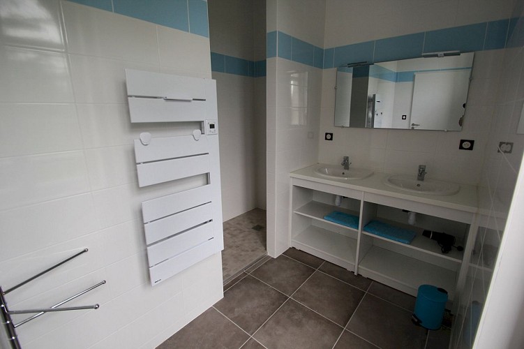 14 Salle d'eau chambre 4