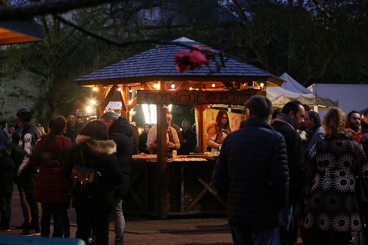 Marché de Noël en troglo de Doué-en-Anjou