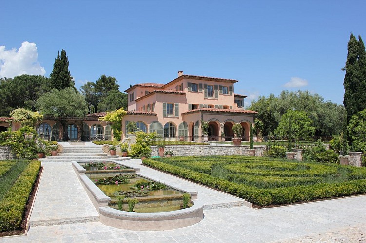 The Saint-Jacques du Couloubrier estate