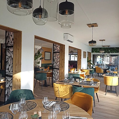 Chesterfield Restaurant Lounge