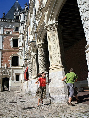 Visite famille du château royal de Blois ©CDT41-enola