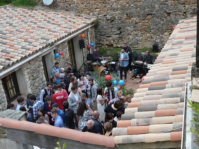 Domaine de Lacan - Nombreux espaces de réception en plein air
