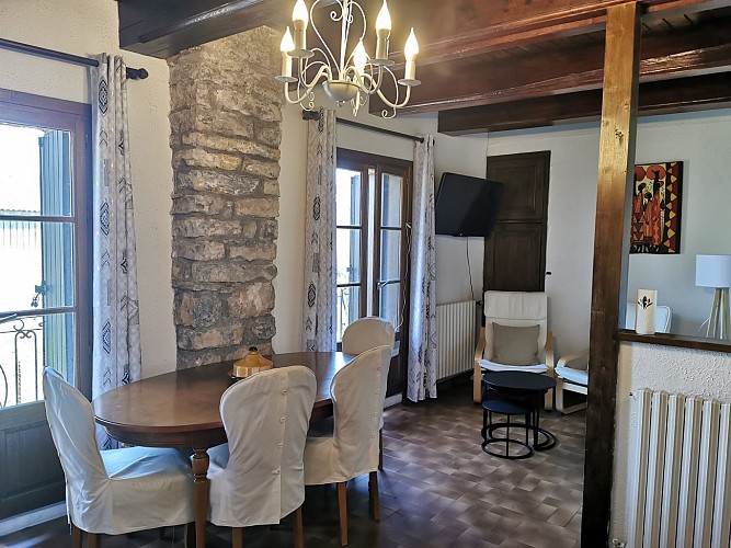 Salle à manger/ coin salon gîte Le Barry