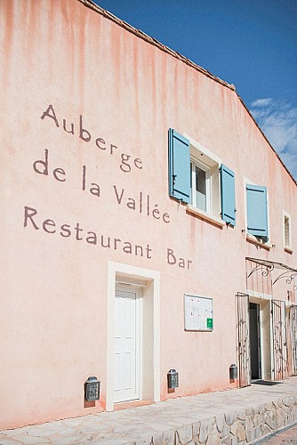 Facade Auberge