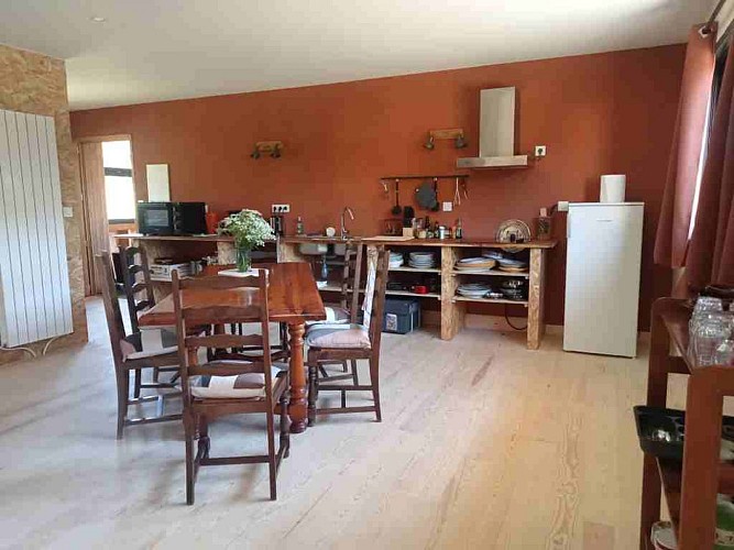 camparols_giteEtape_salle-a-manger2_OT