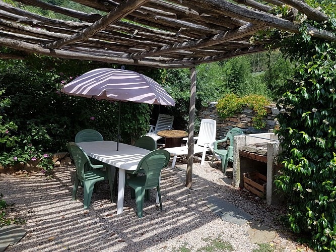 exterieur coin barbecue/transats