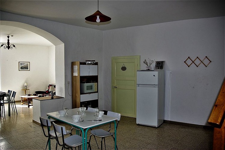La-Cagarotte-Cuisine-vue-2