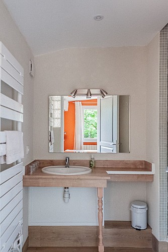 Chambre Seranne salle de bain