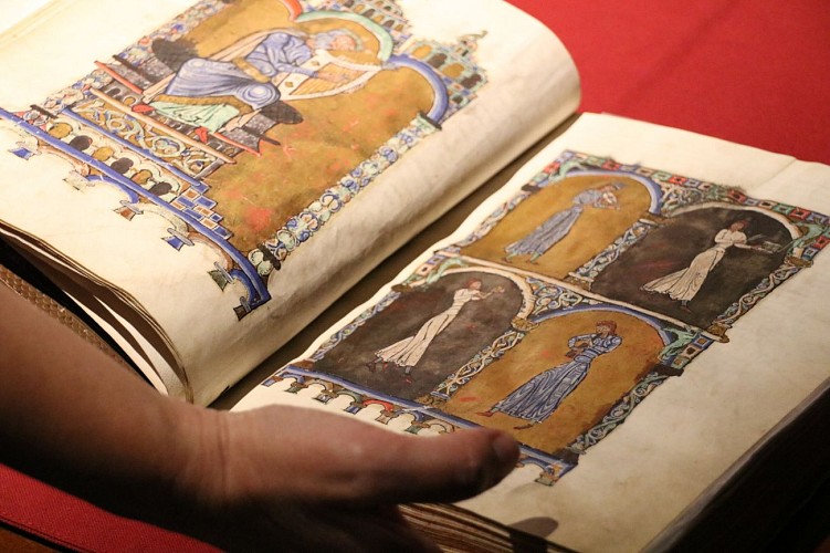 Musée Médard_manuscrit du Moyen-Age