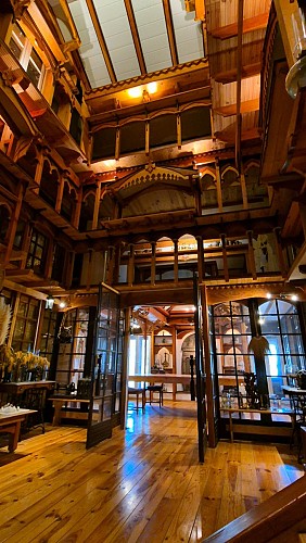 Cathedrale-de-dentelle-de-bois---Montouliers