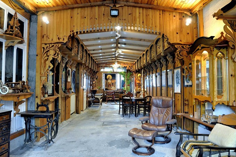 Atelier-Cathedrale-de-dentelle-de-bois-Montouliers
