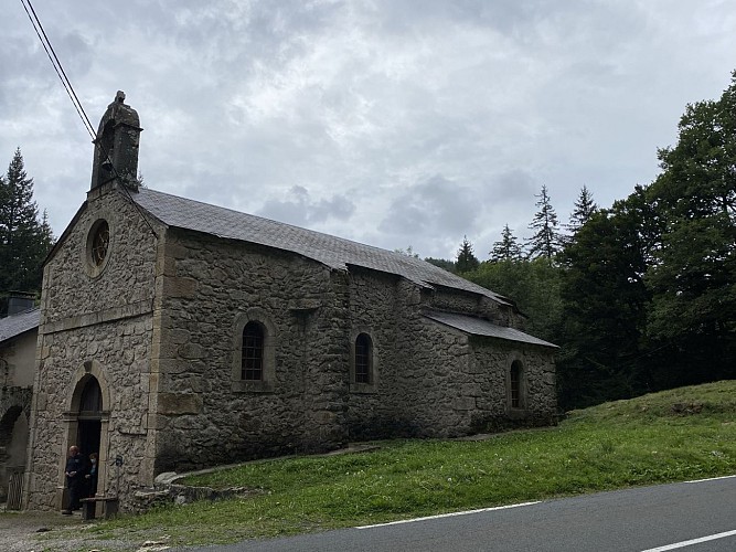 Chapelle de Bonneval en bordure de route_1