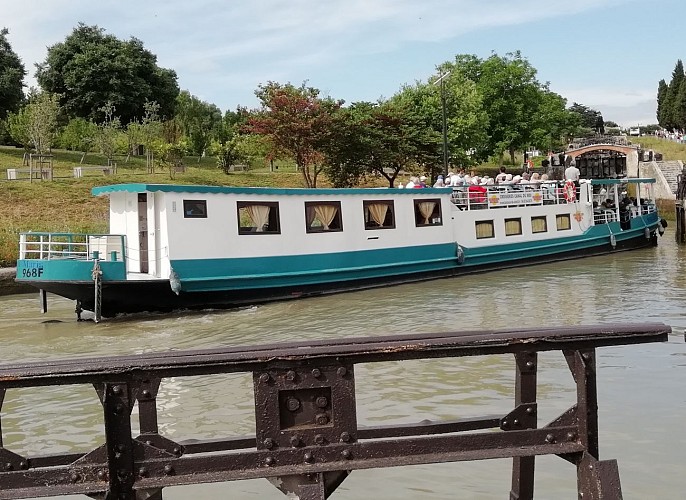 Les Bateaux du Soleil-Croisière sur le Canal du Midi-Santa Maria