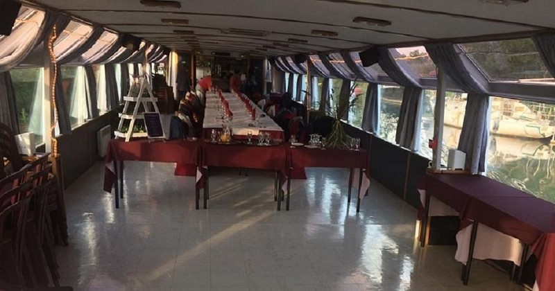 Les-Bateaux-du-Soleil-à-Agde-Configuration-repas-groupe