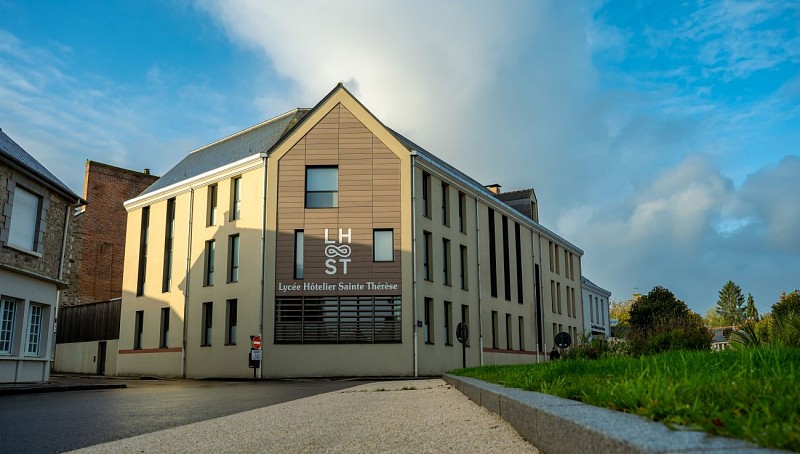 Extérieur - Lycée hôtelier Sainte-Thérèse