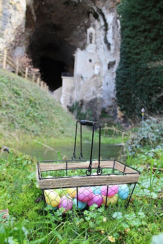 Easter egg hunt at Caves of la Balme