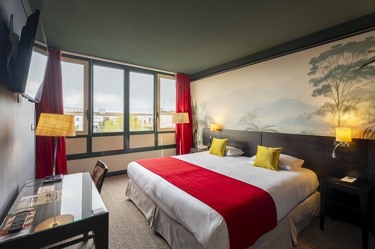 MERCURE CHATEAU CHARTRONS