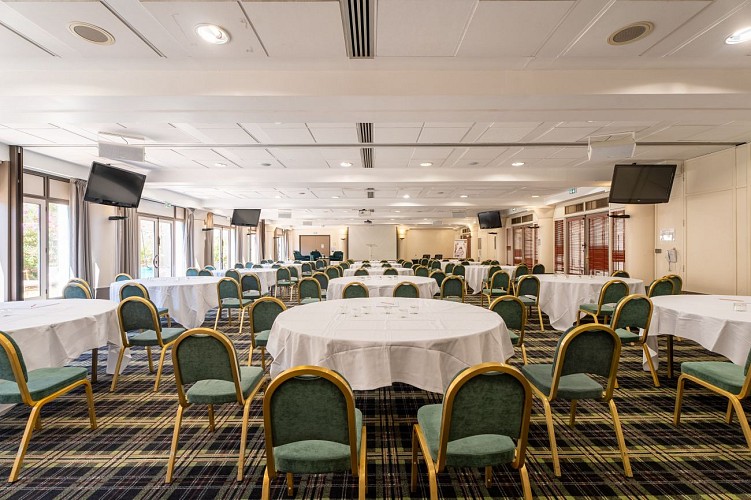 SEMINAIRE-MERCURE CHATEAU CHARTONS-167