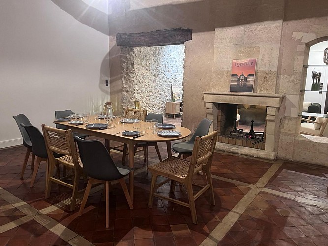 Domaine_des_Bruyères_salle a manger