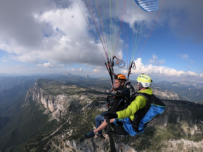 Paragliding with Air Element
