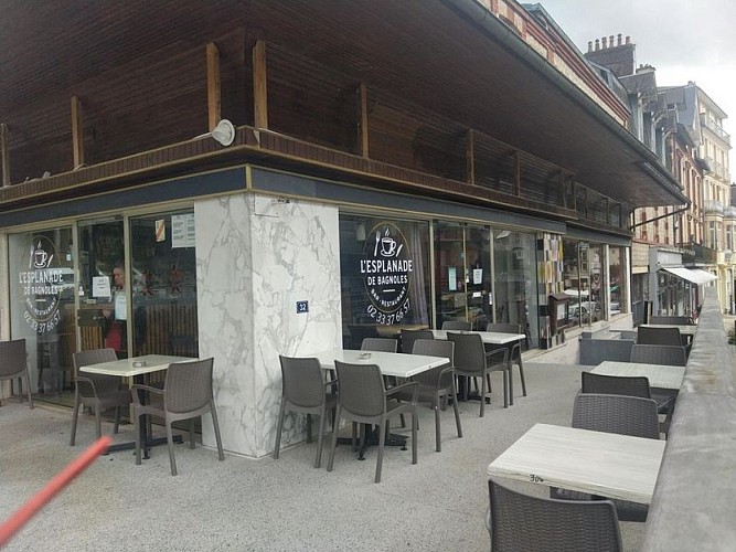 Esplanade-de-Bagnoles