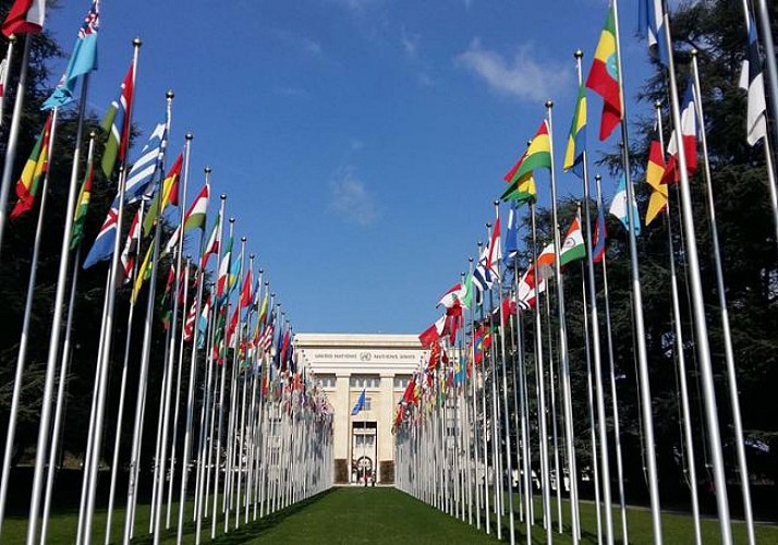 Geneva City Tour By Bus, Foot and Mini-Train