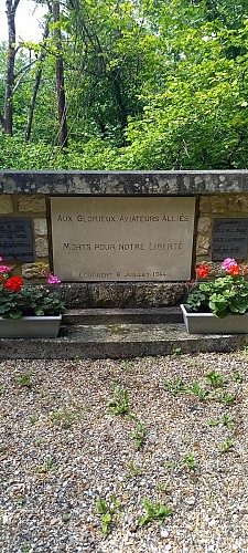 Mémorial aux aviateurs de la RAF