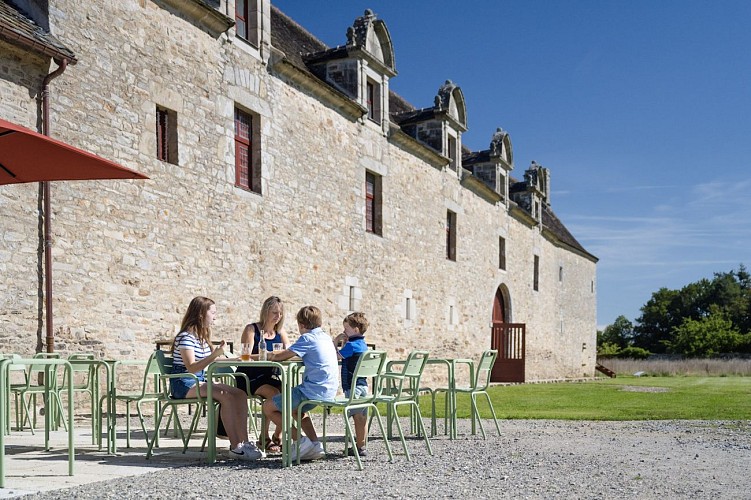 Manoir de Kernault - espace café terrasse