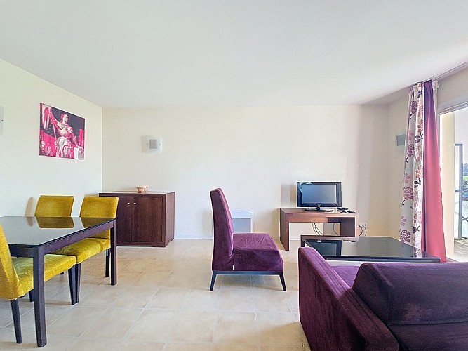 Domaine du Val d’Amboise – Holiday Residence with Pool near the Loire Valley Castles