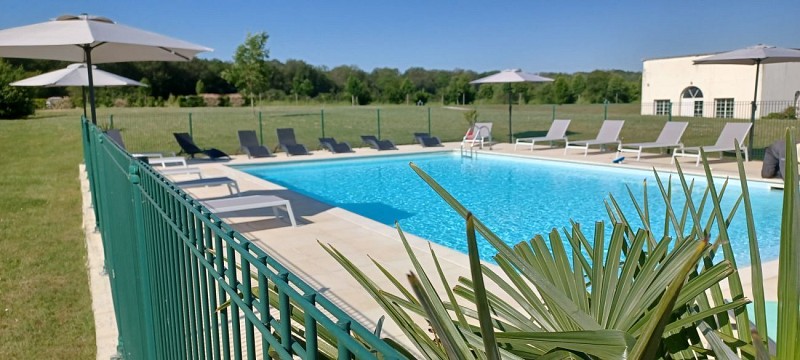 Domaine du Val d’Amboise – Résidence de vacances avec piscine près des châteaux de la Loire