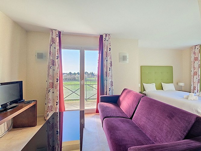 Domaine du Val d’Amboise – Résidence de vacances avec piscine près des châteaux de la Loire