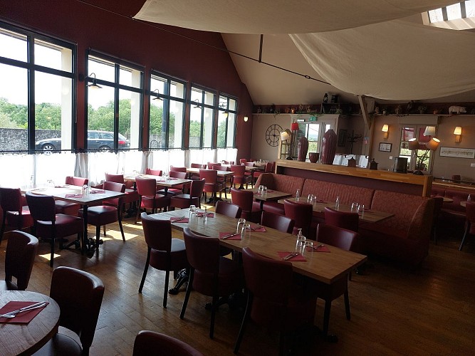 Restaurant Rouge Bistro