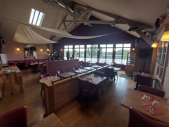 Restaurant Rouge Bistro