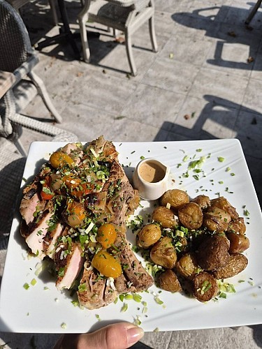 Restaurant-bouillon-populaire-plat(1)-vallee-isle-perigord