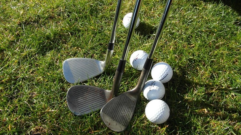 grass-lawn-recreation-golf-sports-equipment-golfing-982669-pxhere.com (1)