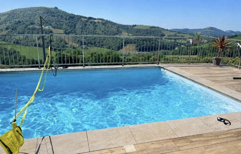 -roquiague-emeki-pyrenees-pays-basque--ref--G132095