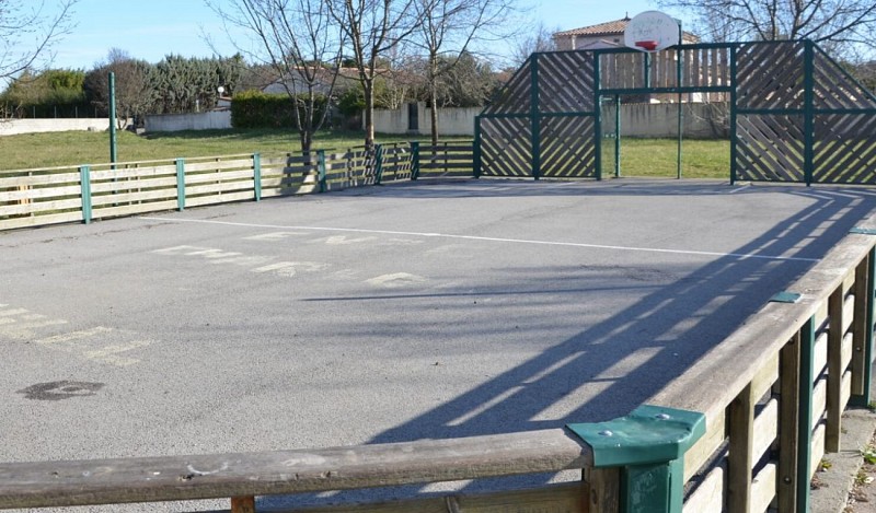 Aire de jeux Cavalas à St Christol lez Alès