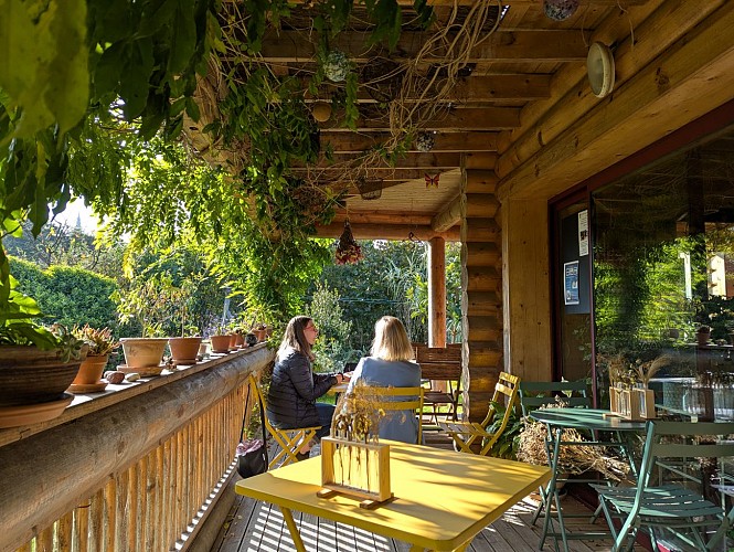 L'assiette dans le jardin