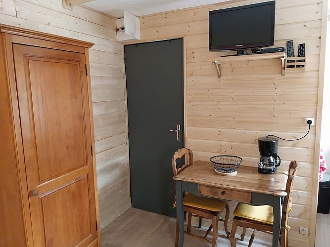 Petit studio dans la prairie