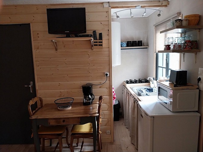Petit studio dans la prairie