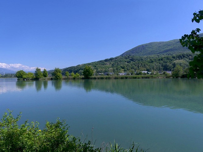 Confluence du Fier et du Rhône