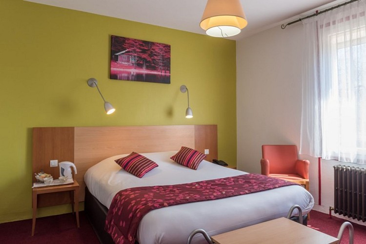 hotel-bristol-fagnieres-chalons-chambre-1