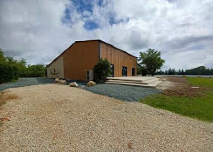 Gîte de La pie qui chante- salle de réception exterieur