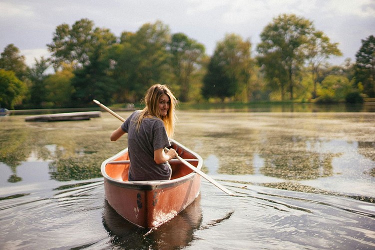 slide-canoe-02