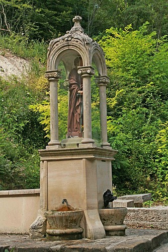 Fontaine Saint Blanchard à Nesle la Reposte